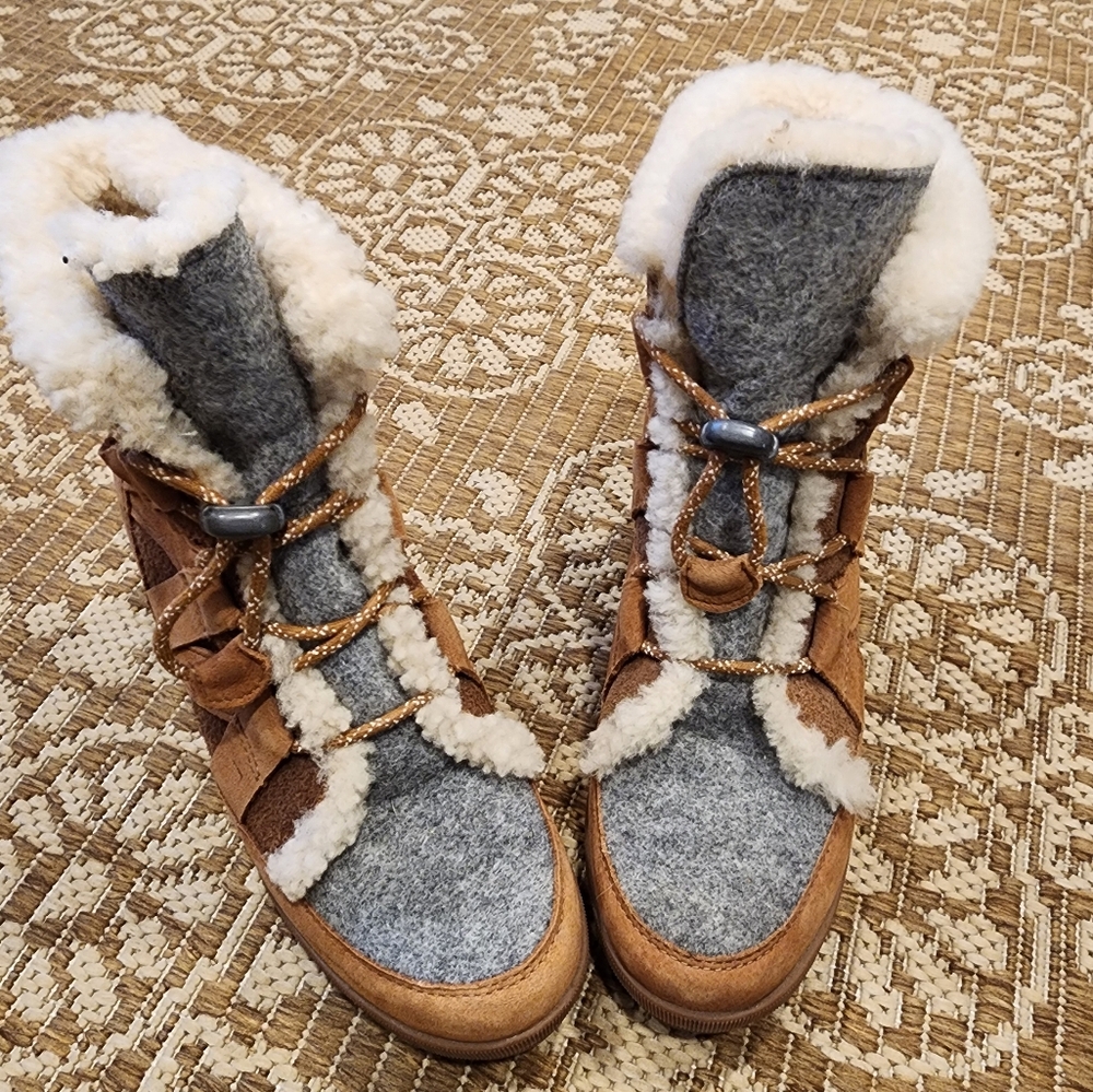 Sorel wedge boots